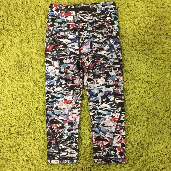 Lululemon Break Free Crop - Picture 7 of 8